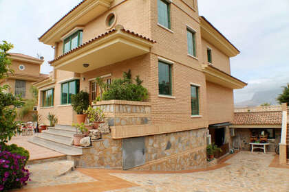 Cluster house for sale in Benidorm, Alicante. 