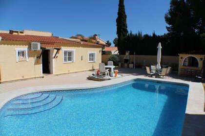 Cluster house for sale in Alfaz del pi / Alfàs del Pi, Alicante. 