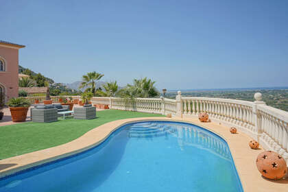 Cluster house for sale in Pedreguer, Alicante. 