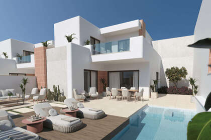 Cluster house for sale in Roldan, Murcia. 