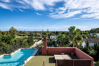 Apartment for sale in Guadalmina, Málaga. 