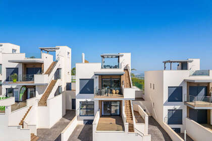 Cluster house for sale in San Miguel de Salinas, Alicante. 