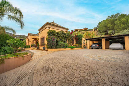 Cluster house for sale in Monda, Málaga. 