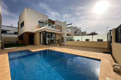 Cluster house for sale in San Pedro del Pinatar, Murcia. 