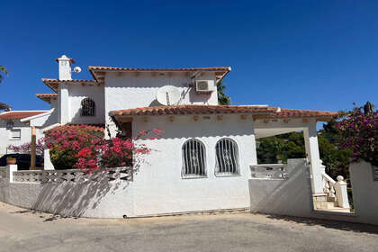 Cluster house for sale in Alfaz del pi / Alfàs del Pi, Alicante. 