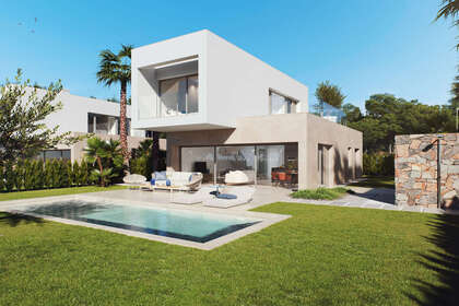 Cluster house for sale in Orihuela, Alicante. 
