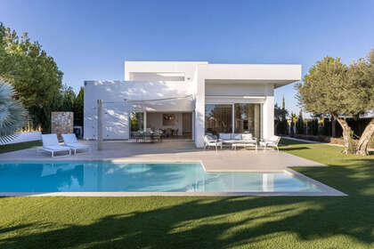 Cluster house for sale in Orihuela, Alicante. 