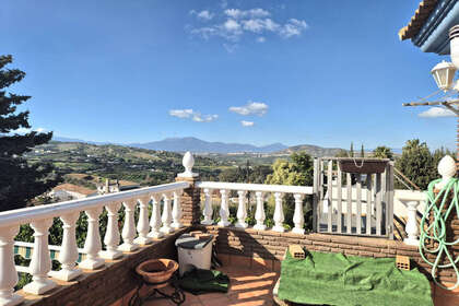 House for sale in Alhaurín el Grande, Málaga. 