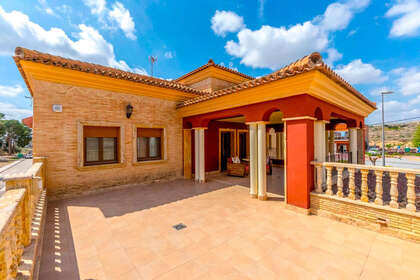 Cluster house for sale in Orihuela, Alicante. 