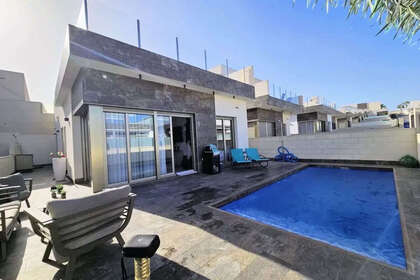 Cluster house for sale in Villamartín, Alicante. 