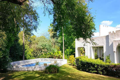 Cluster house for sale in El Paraiso, Estepona, Málaga. 