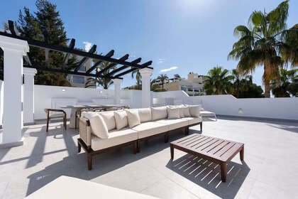 Penthouse for sale in Nueva andalucia, Málaga. 