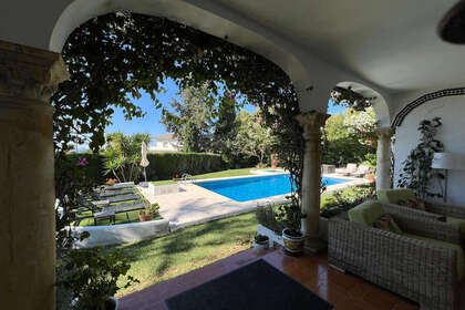 Cluster house for sale in El Paraiso, Estepona, Málaga. 