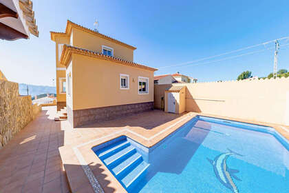 Cluster house for sale in Alfaz del pi / Alfàs del Pi, Alicante. 