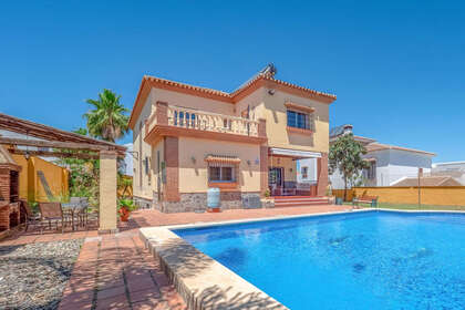 Cluster house for sale in Alhaurín el Grande, Málaga. 