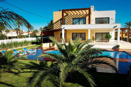 Cluster house for sale in Orihuela-Costa, Alicante. 