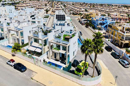 Cluster house for sale in Cabo Roig, Alicante. 