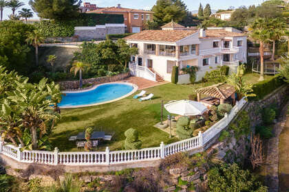 Cluster house for sale in El Paraiso, Estepona, Málaga. 