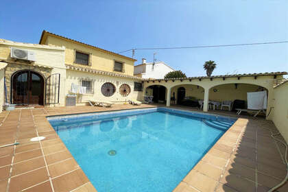 Cluster house for sale in Benissa, Alicante. 