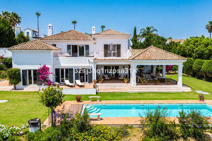 Cluster house for sale in Sotogrande, Cádiz. 