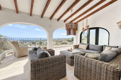 Cluster house for sale in Moraira, Alicante. 