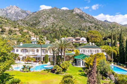 Cluster house for sale in Puerto Banús, Marbella, Málaga. 