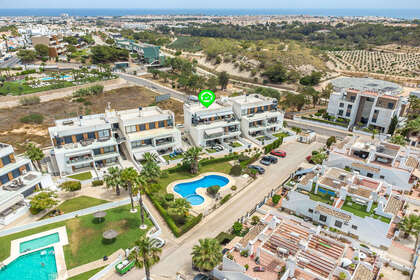 Penthouse for sale in Villamartín, Alicante. 