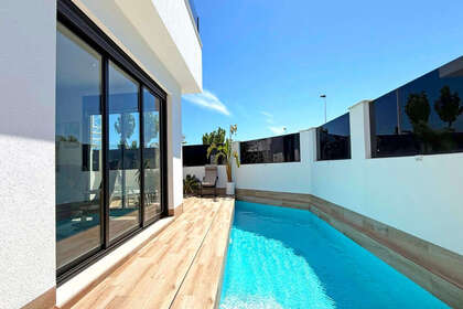 Cluster house for sale in San Pedro del Pinatar, Murcia. 