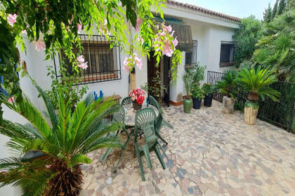 Cluster house for sale in Benidorm, Alicante. 