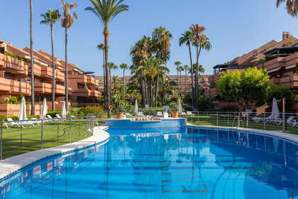 Apartment for sale in Puerto Banús, Málaga. 