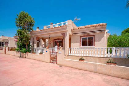 Cluster house for sale in Algorfa, Alicante. 