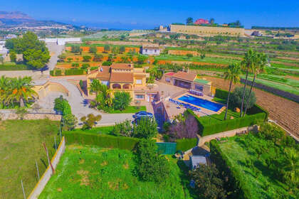 Cluster house for sale in Benissa, Alicante. 