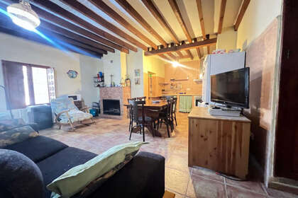 House for sale in Pinoso, Alicante. 