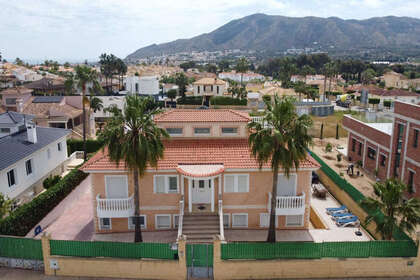 Cluster house for sale in Alfaz del pi / Alfàs del Pi, Alicante. 
