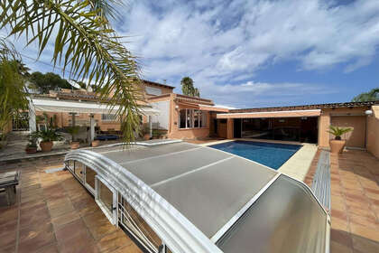 Cluster house for sale in Moraira, Alicante. 