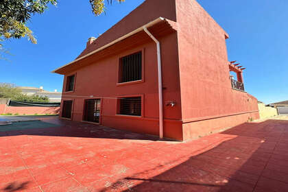Cluster house for sale in Benalmádena, Málaga. 