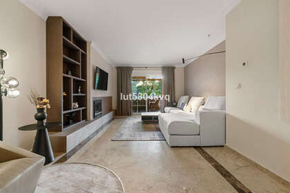 Apartment for sale in Puerto Banús, Marbella, Málaga. 