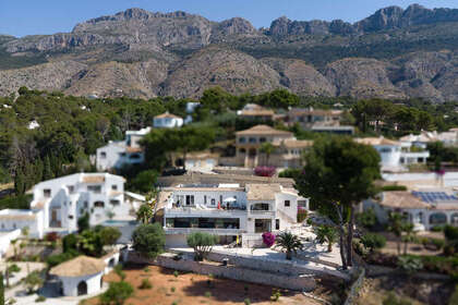 Cluster house for sale in Altea, Alicante. 