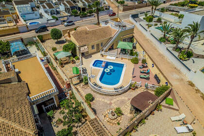 Cluster house for sale in La Siesta, Torrevieja, Alicante. 