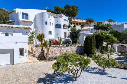 Cluster house for sale in Altea, Alicante. 