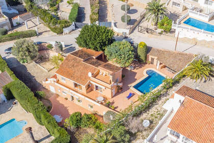 Cluster house for sale in Moraira, Alicante. 
