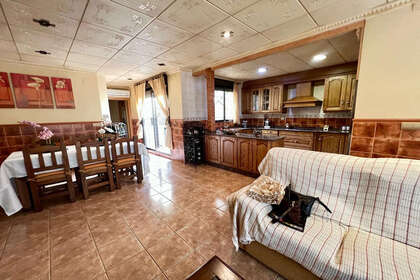 House for sale in Pinoso, Alicante. 