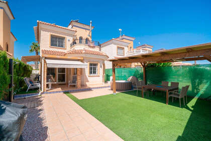 House for sale in Guardamar del Segura, Alicante. 