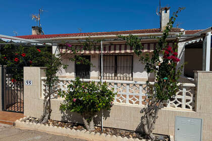 Cluster house for sale in Guardamar del Segura, Alicante. 