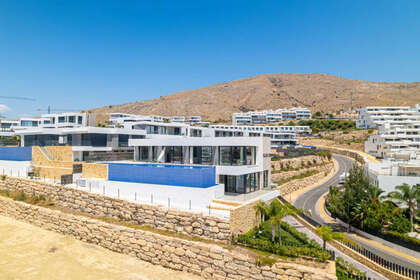 Cluster house for sale in Finestrat, Alicante. 
