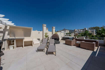 Apartment for sale in Nueva andalucia, Málaga. 