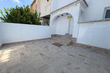 Cluster house for sale in Torrevieja, Alicante. 