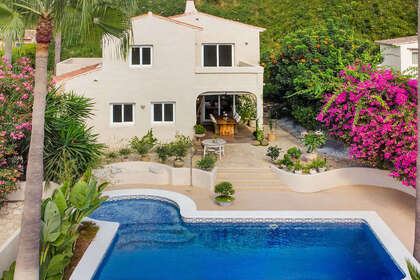 Cluster house for sale in Calahonda, Mijas, Málaga. 