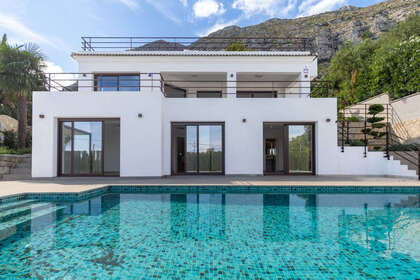Cluster house for sale in Dénia, Alicante. 