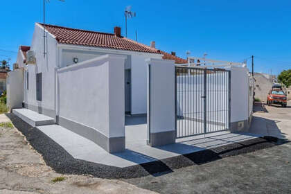 Cluster house for sale in Torrevieja, Alicante. 